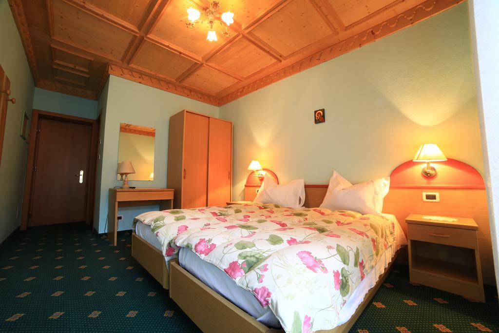 Hotel La Montanara Rocca Pietore Habitación foto